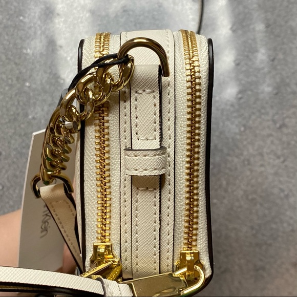 Calvin Klein Logo Crossbody - Picture 7 of 8